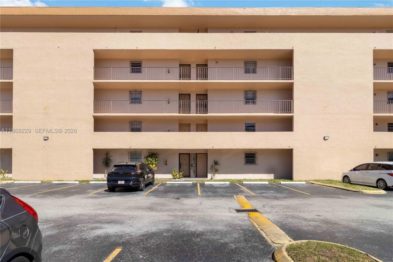 8895 Fontainebleau Blvd , Unit 504, Miami, FL 33172 Photo