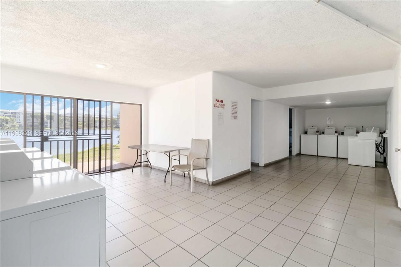 8895 Fontainebleau Blvd , Unit 504, Miami, FL 33172 Photo