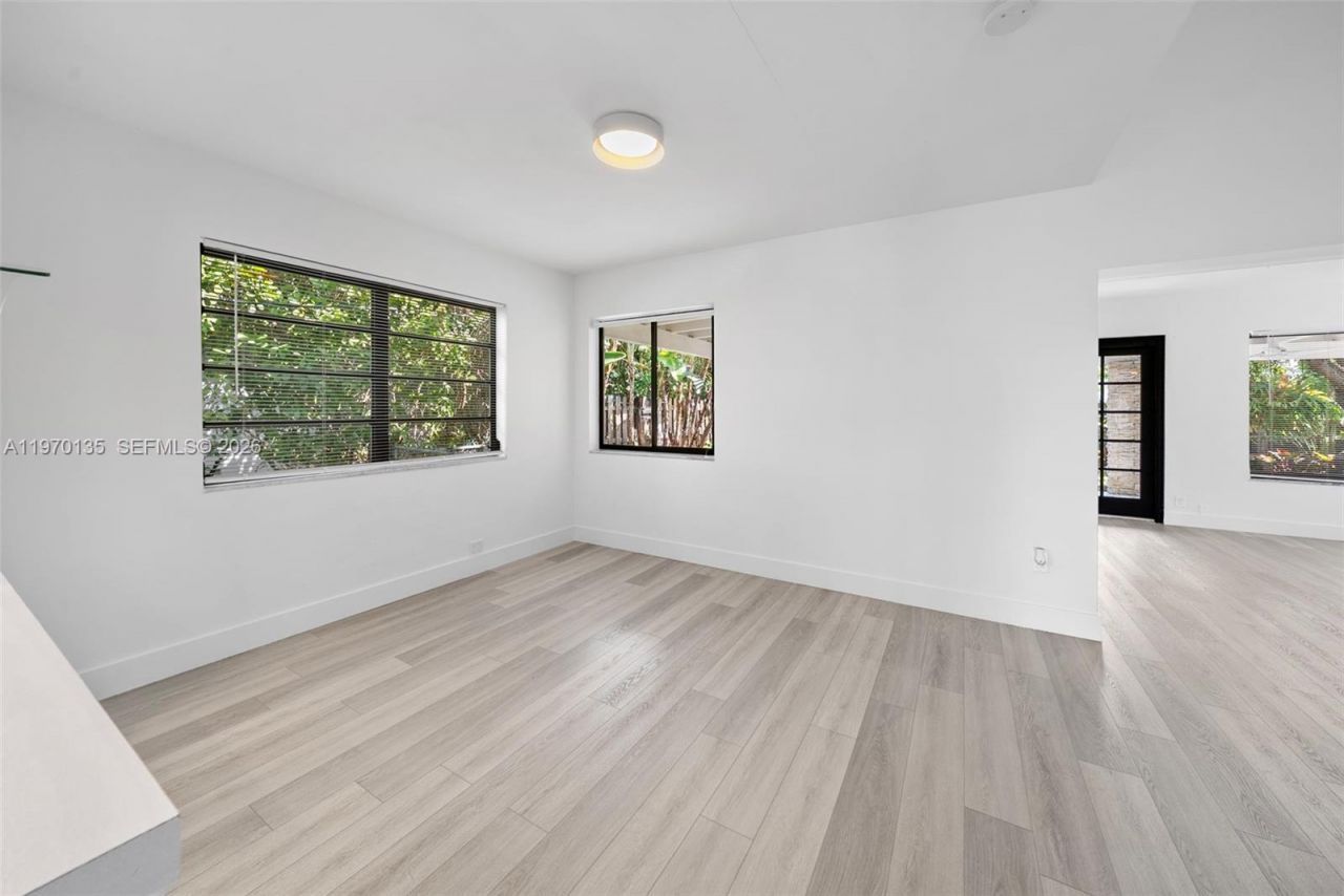 7525 Adventure Ave, North Bay Village, FL 33141 Photo