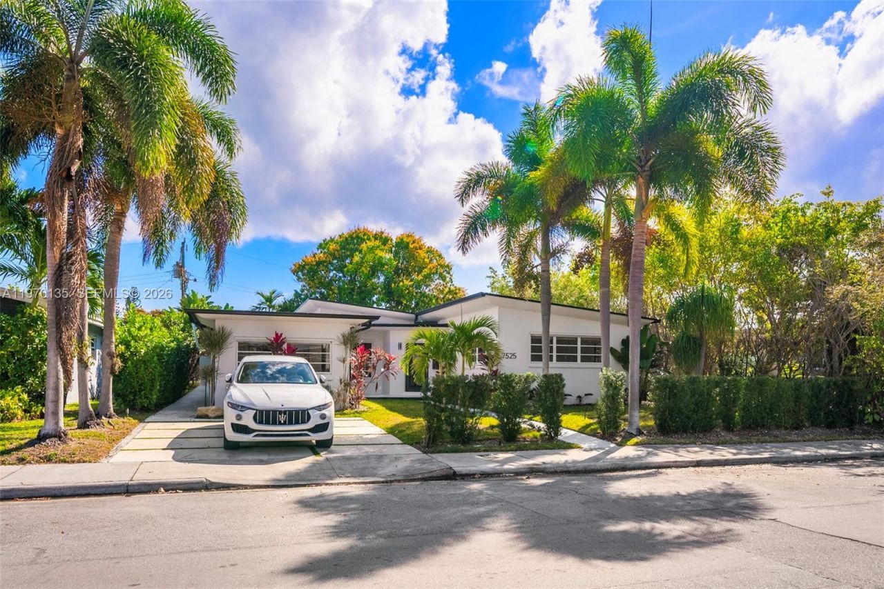 7525 Adventure Ave, North Bay Village, FL 33141 Photo