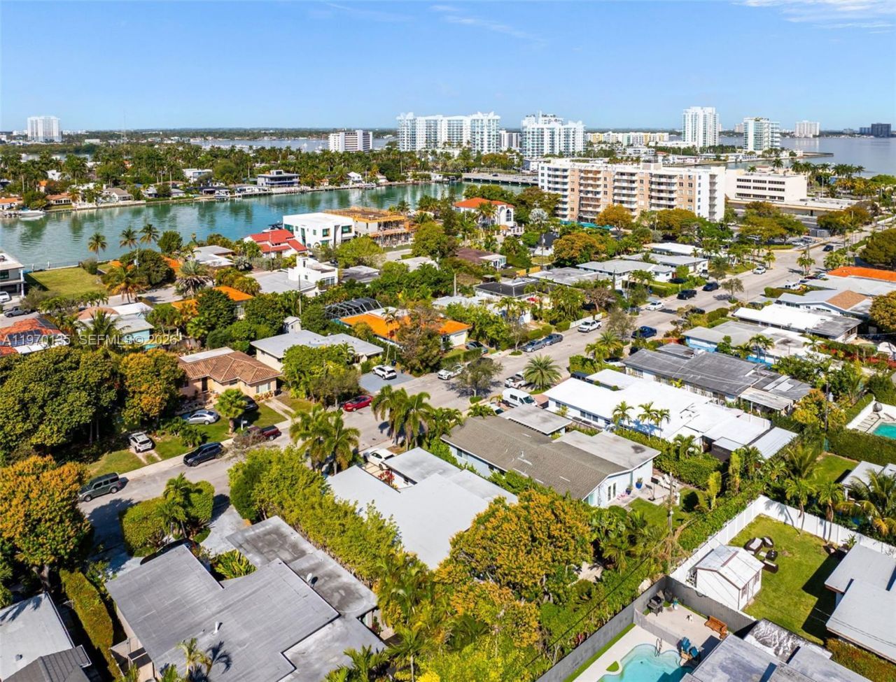 7525 Adventure Ave, North Bay Village, FL 33141 Photo