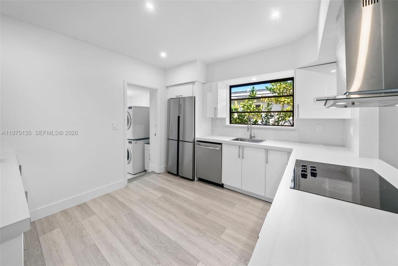 7525 Adventure Ave, North Bay Village, FL 33141 Photo