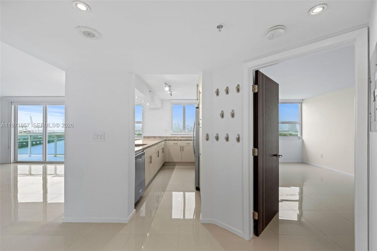 650 West Ave, Unit 1401, Miami Beach, FL 33139 Photo