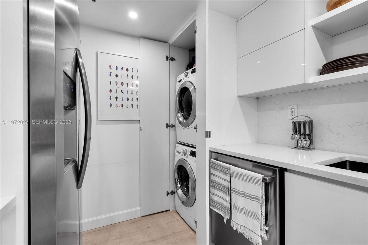 2457 Collins Ave, Unit 503, Miami Beach, FL 33140 Photo