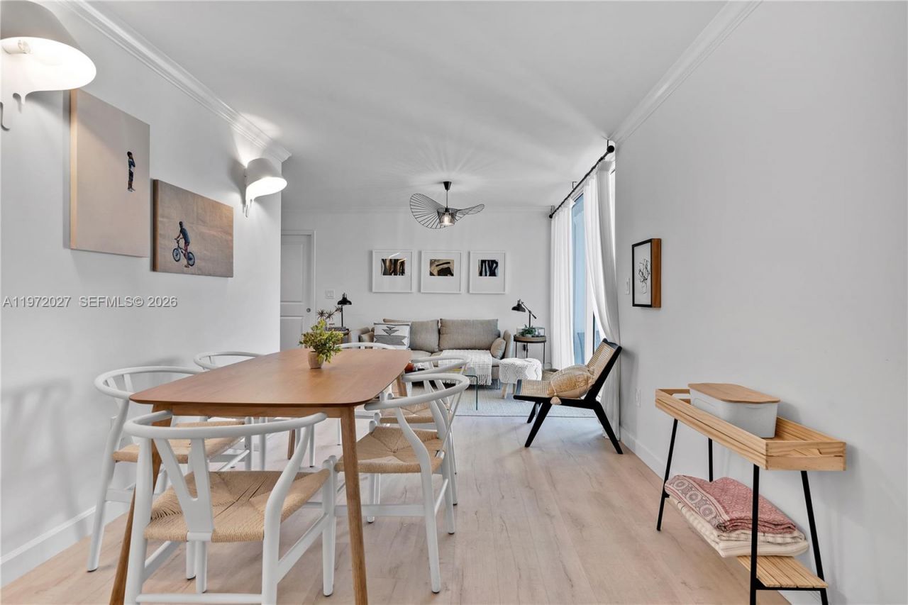 2457 Collins Ave, Unit 503, Miami Beach, FL 33140 Photo