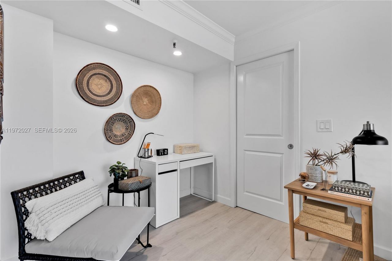 2457 Collins Ave, Unit 503, Miami Beach, FL 33140 Photo