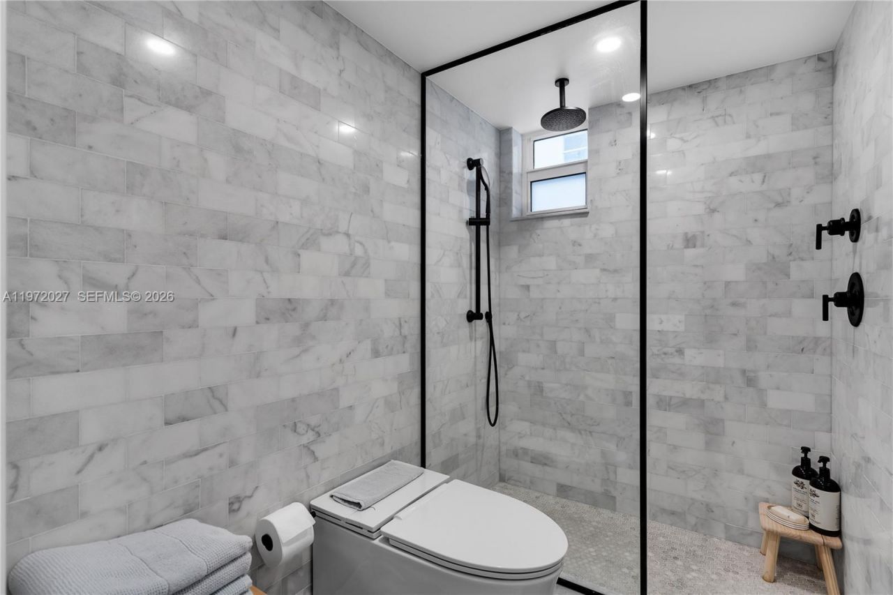 2457 Collins Ave, Unit 503, Miami Beach, FL 33140 Photo