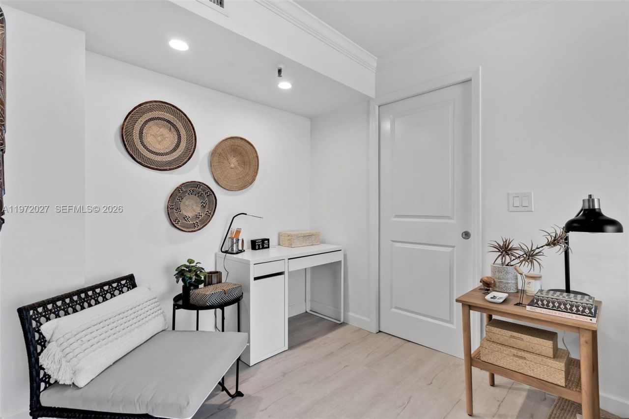 2457 Collins Ave, Unit 503, Miami Beach, FL 33140 Photo