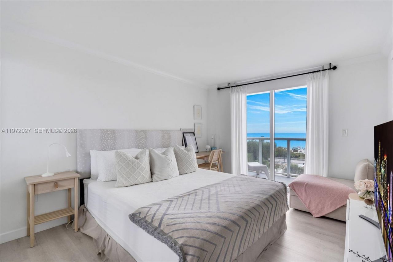 2457 Collins Ave, Unit 503, Miami Beach, FL 33140 Photo