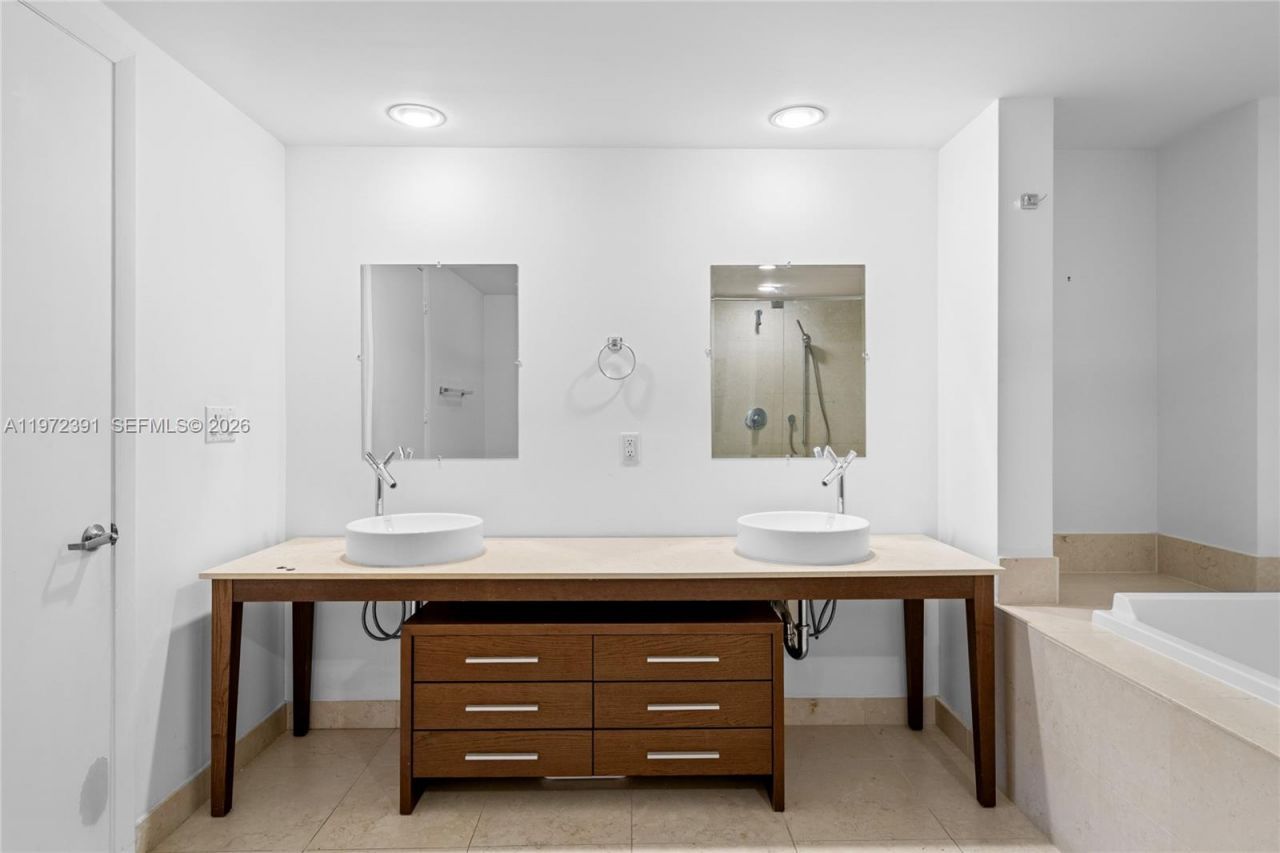 495 Brickell Ave, Unit 4705, Miami, FL 33131 Photo