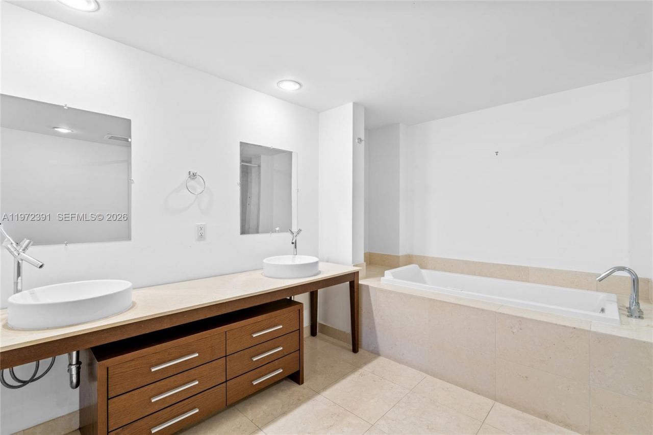 495 Brickell Ave, Unit 4705, Miami, FL 33131 Photo