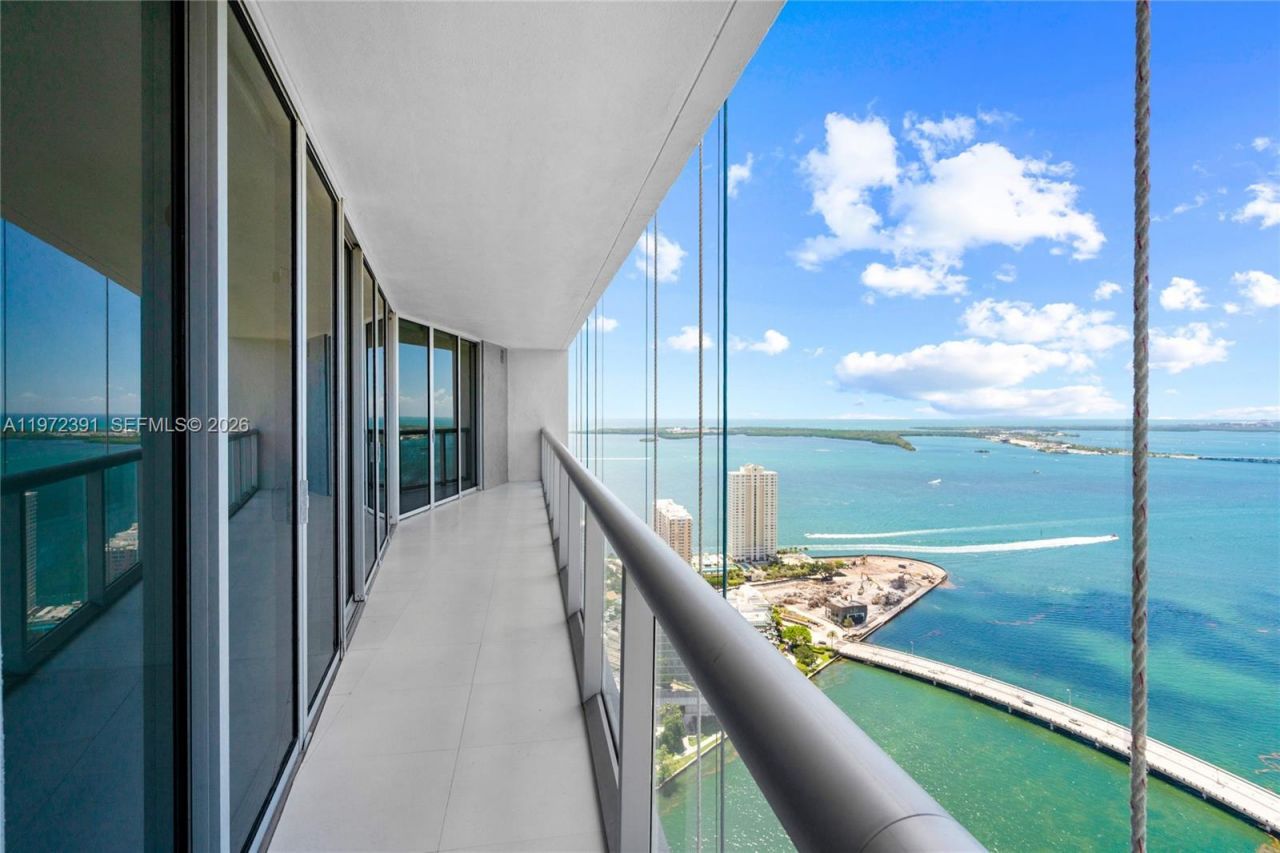 495 Brickell Ave, Unit 4705, Miami, FL 33131 Photo