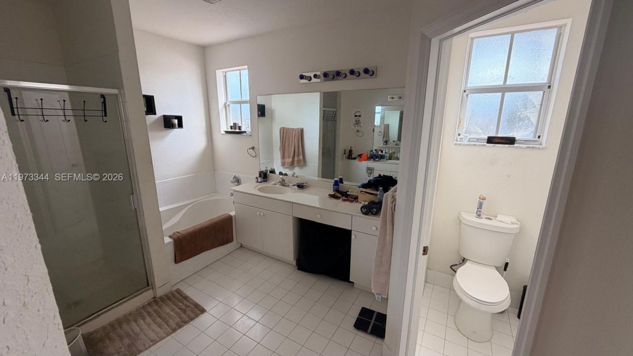 7586 NW 113th Path , Doral, FL 33178 Photo