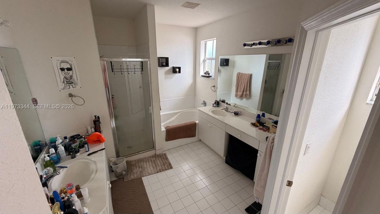 7586 NW 113th Path , Doral, FL 33178 Photo