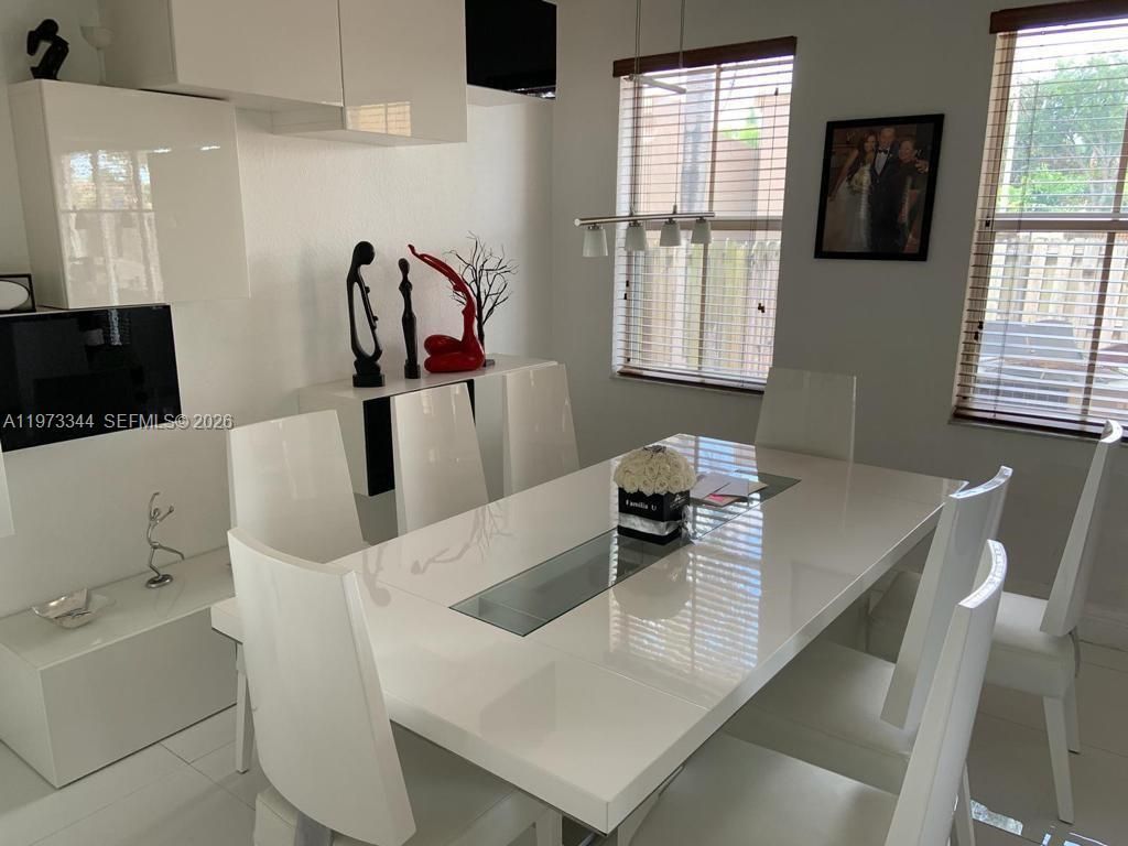 7586 NW 113th Path , Doral, FL 33178 Photo