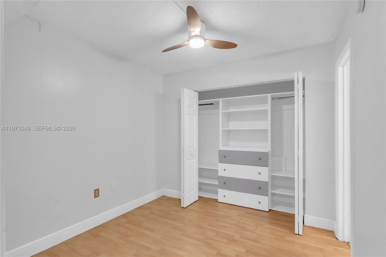 5055 NW 7th St, Unit 504, Miami, FL 33126 Photo