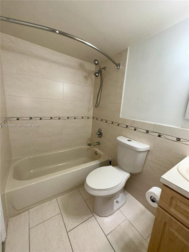 5055 NW 7th St, Unit 504, Miami, FL 33126 Photo