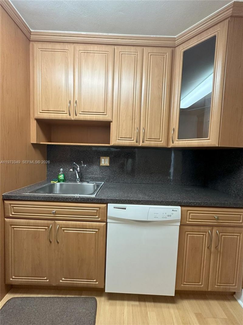 5055 NW 7th St, Unit 504, Miami, FL 33126 Photo