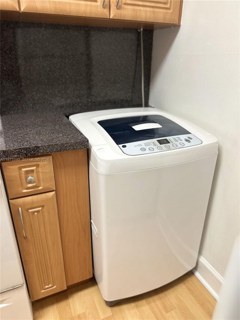 5055 NW 7th St, Unit 504, Miami, FL 33126 Photo