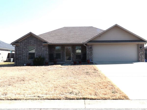 15 Weatherwood Drive, Greenbrier, AR 72058