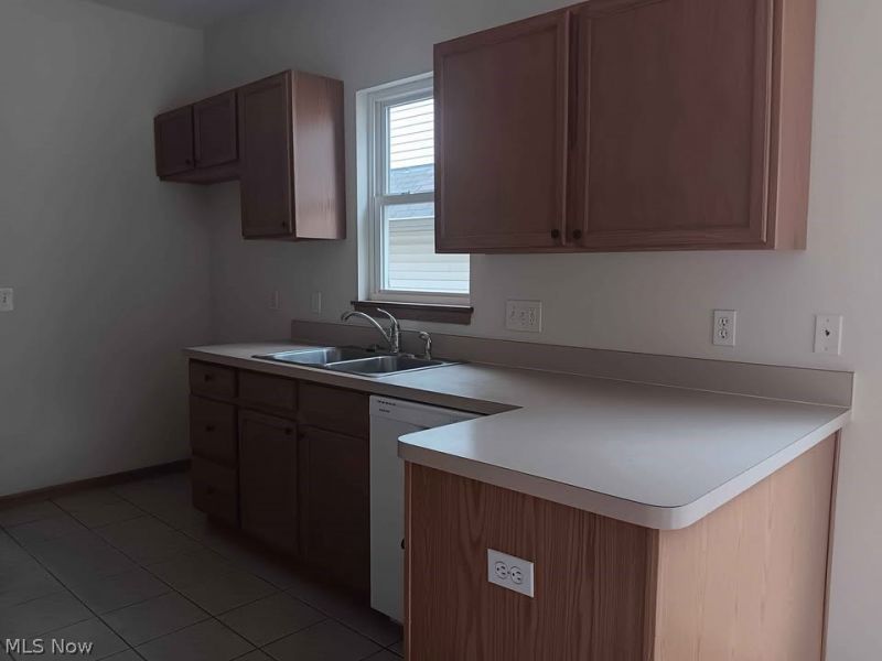 4183 Westbrook Drive, Brooklyn, OH 44144 Photo 6