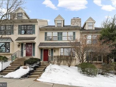 11 ALGONQUIN COURT, CHESTERBROOK, PA 19087