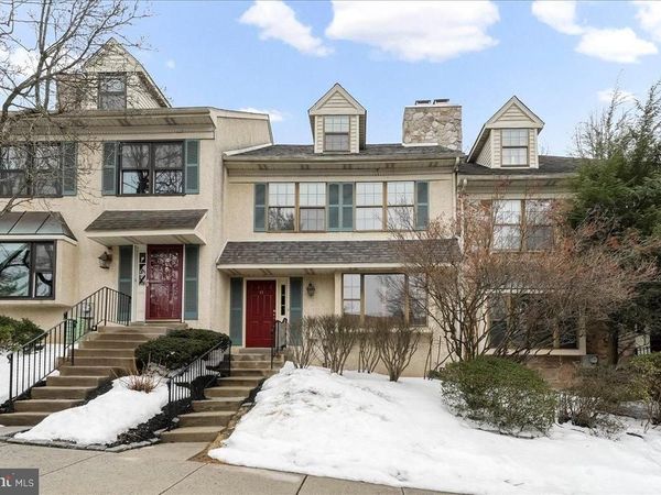 11 ALGONQUIN COURT, CHESTERBROOK, PA 19087