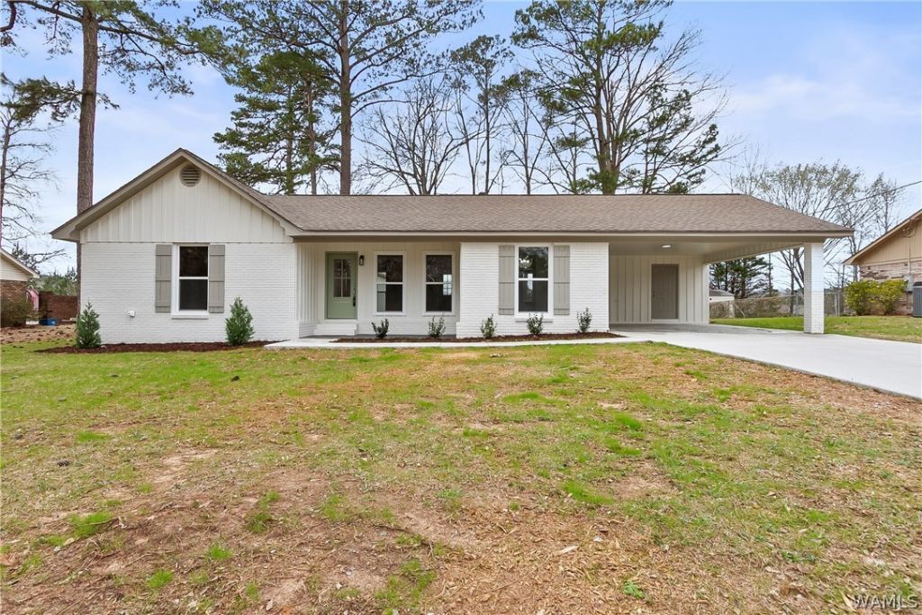 7122 61st Avenue E Cottondale, AL 35453