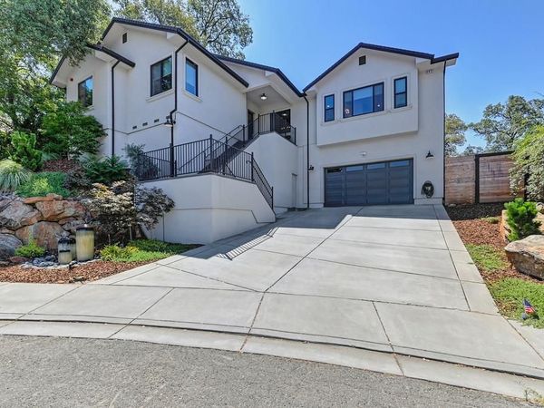 465 Miles Ct, Auburn, CA 95603