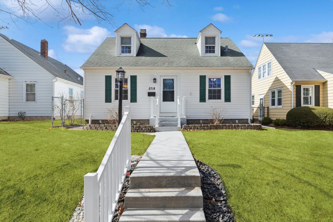 2718 Western Avenue, Davenport, IA 52803 Main Photo