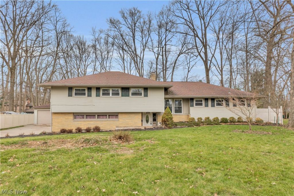 6624 Ronjoy Place, Youngstown, OH 44512 Main Photo