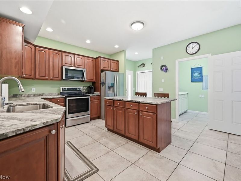 574 Lakeview Blvd. Boulevard, Lake Milton, OH 44429 Photo 12