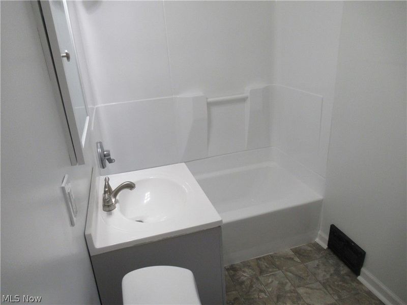 378 Columbus Street, Bedford, OH 44146 Photo 20