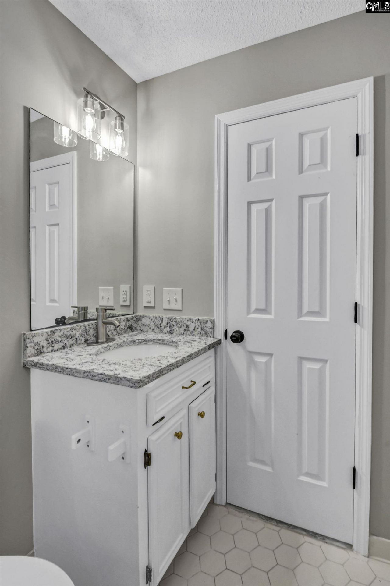 108 Red Maple Court  Photo 32