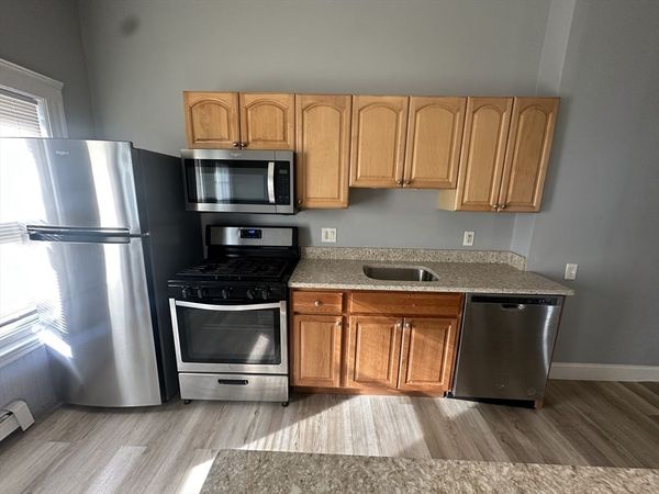 118 Gladstone St, Unit B, Boston, MA 02128