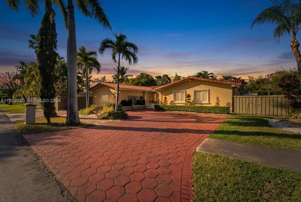 9475 SW 70th St, Miami, FL 33173 Photo