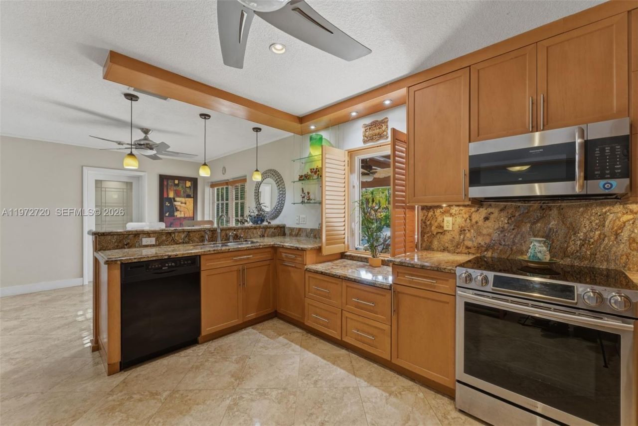 9475 SW 70th St, Miami, FL 33173 Photo