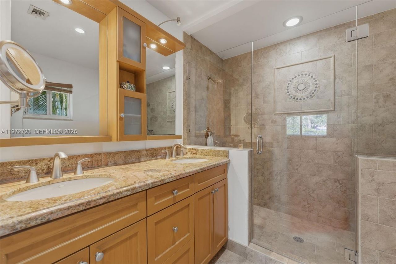 9475 SW 70th St, Miami, FL 33173 Photo