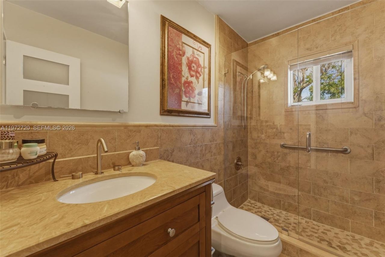 9475 SW 70th St, Miami, FL 33173 Photo