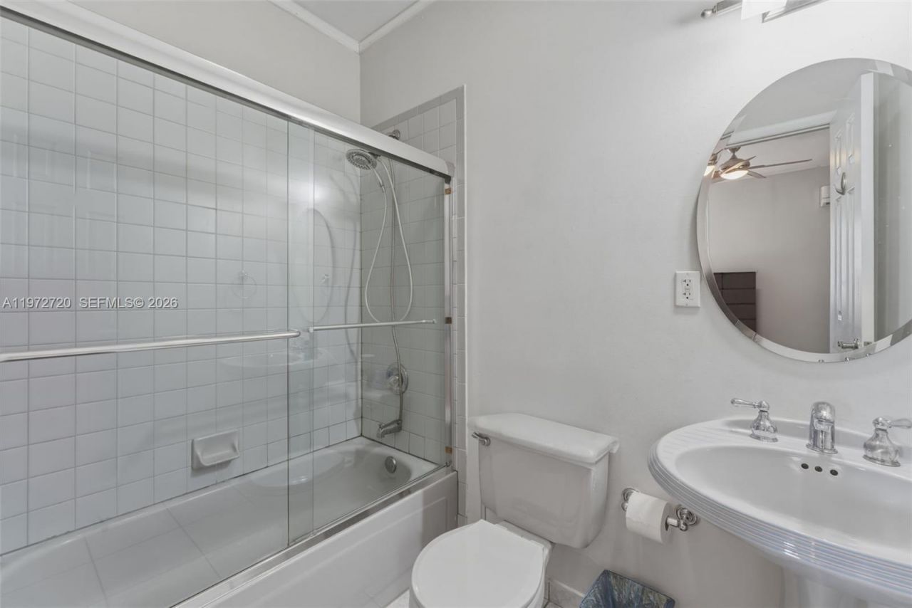 9475 SW 70th St, Miami, FL 33173 Photo