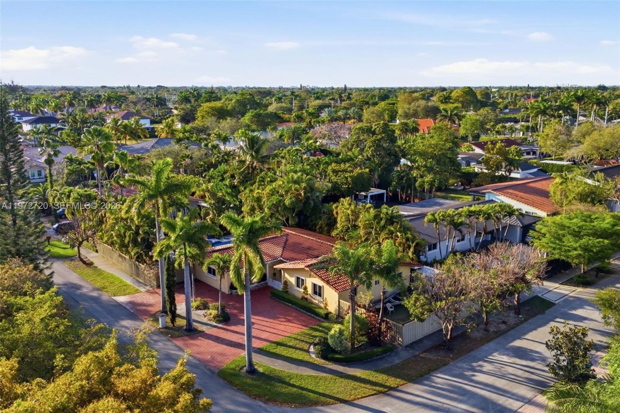 9475 SW 70th St, Miami, FL 33173 Photo