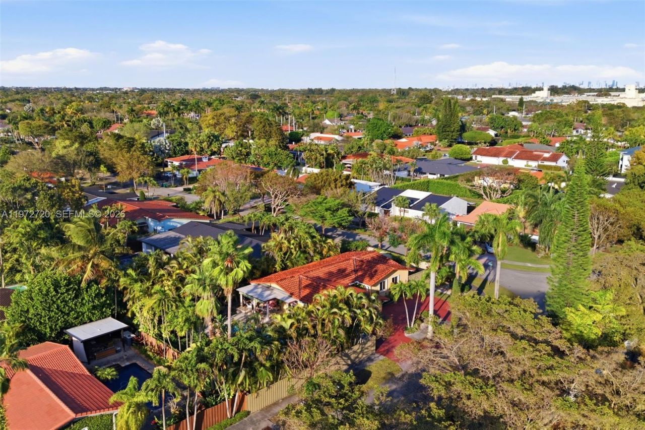 9475 SW 70th St, Miami, FL 33173 Photo