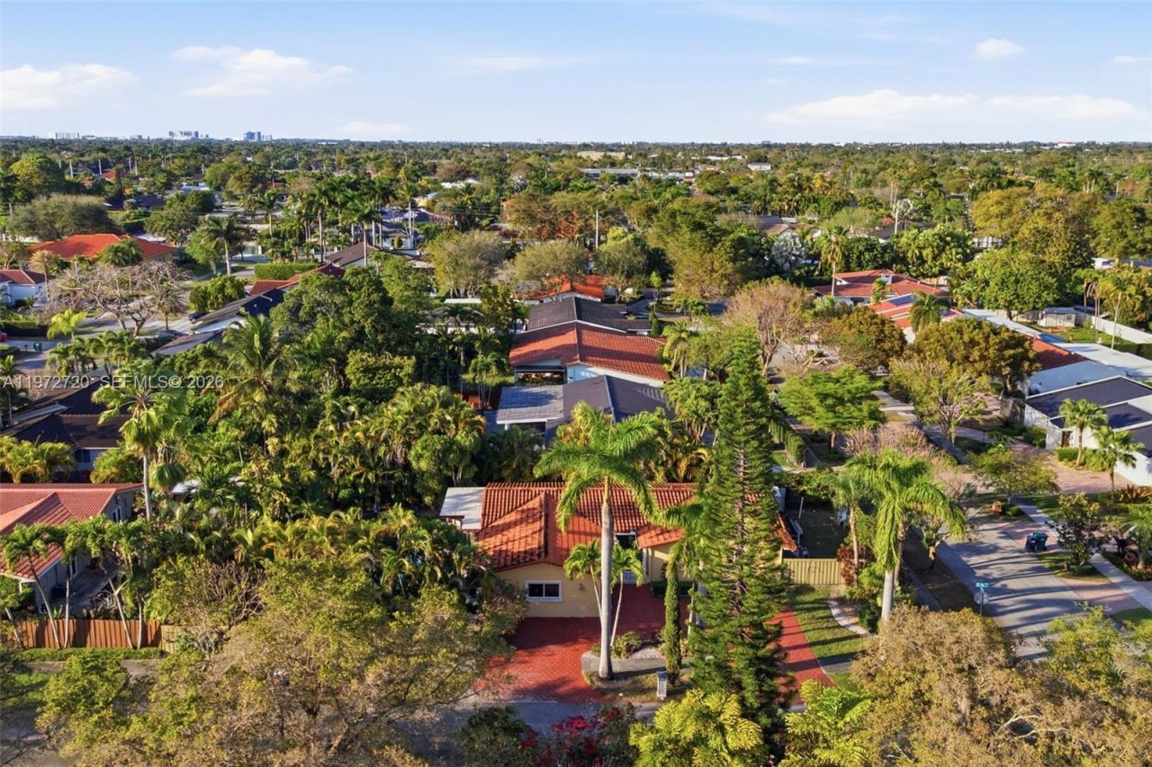 9475 SW 70th St, Miami, FL 33173 Photo