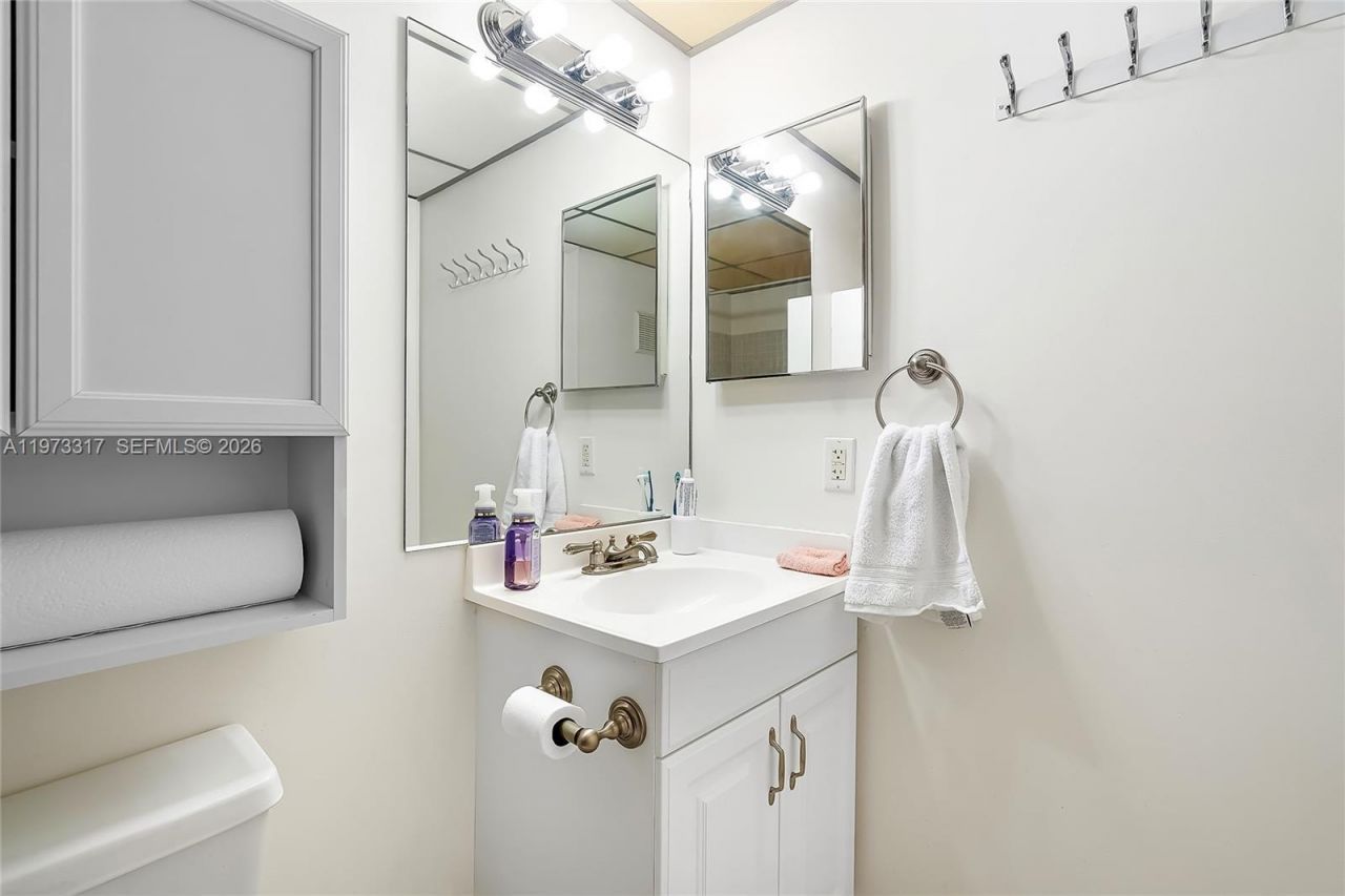 10715 W Clairmont Cir, Unit 212, Tamarac, FL 33321 Photo