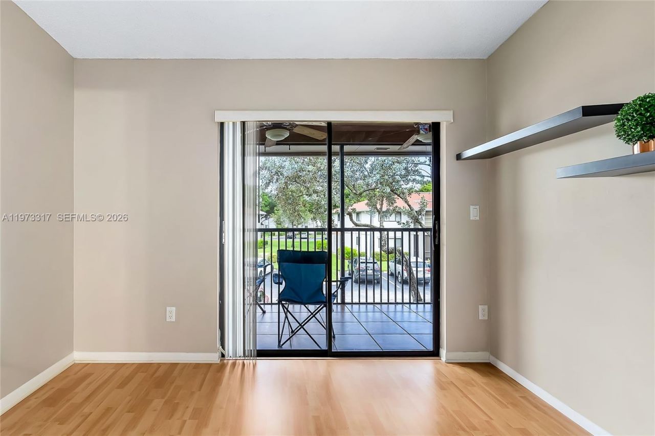 10715 W Clairmont Cir, Unit 212, Tamarac, FL 33321 Photo