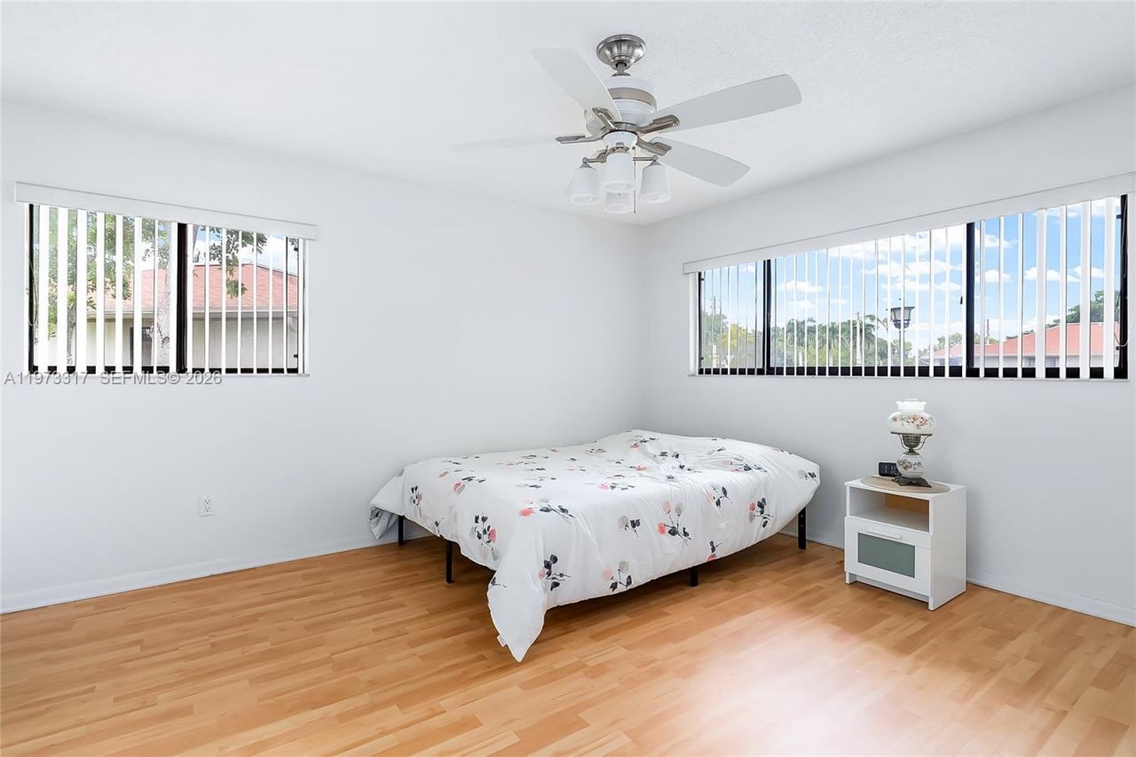 10715 W Clairmont Cir, Unit 212, Tamarac, FL 33321 Photo