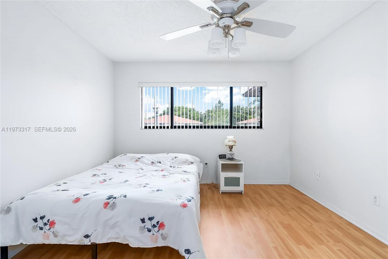 10715 W Clairmont Cir, Unit 212, Tamarac, FL 33321 Photo