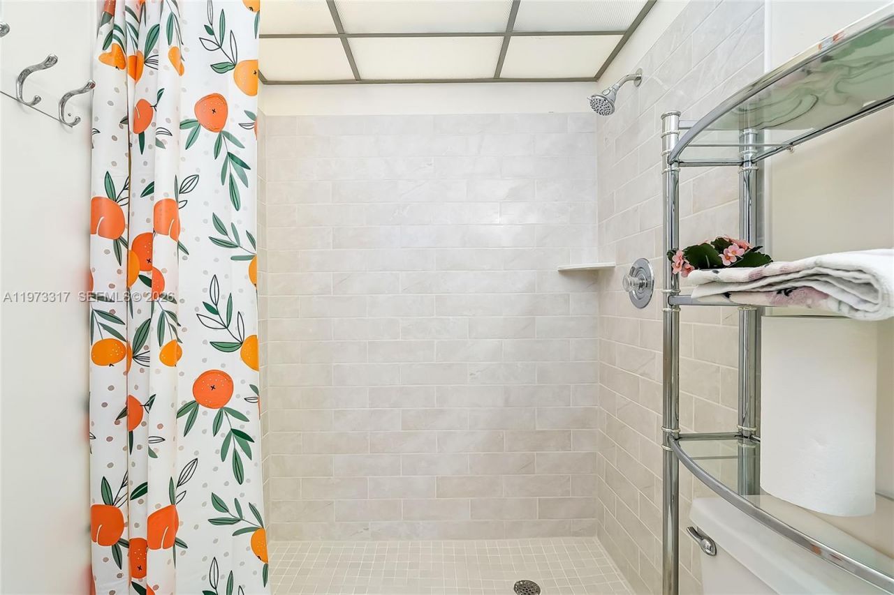 10715 W Clairmont Cir, Unit 212, Tamarac, FL 33321 Photo