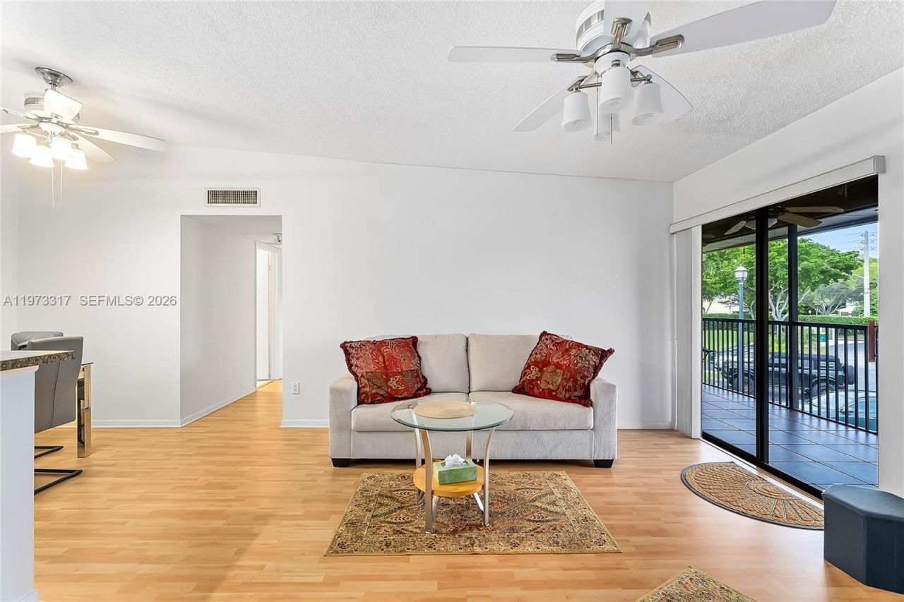 10715 W Clairmont Cir, Unit 212, Tamarac, FL 33321 Photo