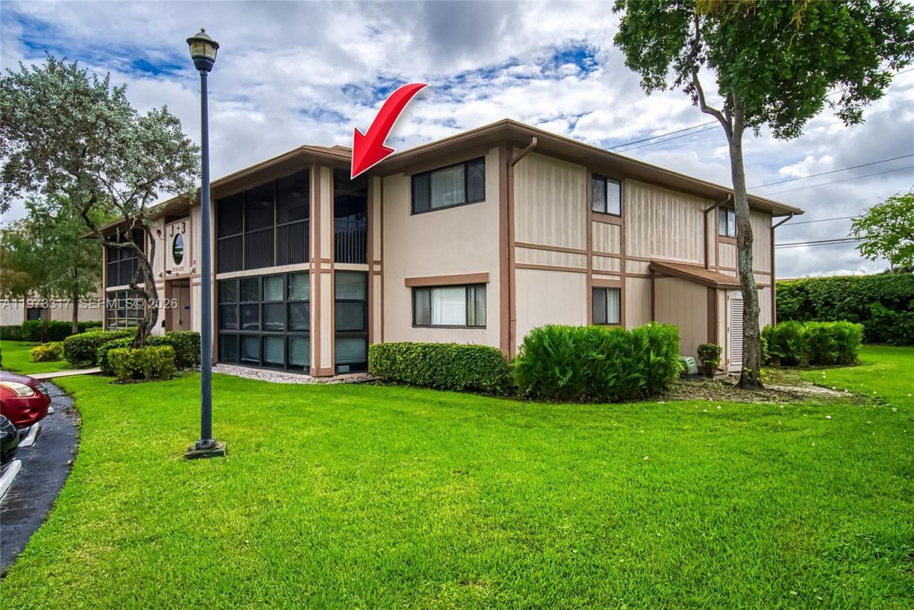 10715 W Clairmont Cir, Unit 212, Tamarac, FL 33321 Photo